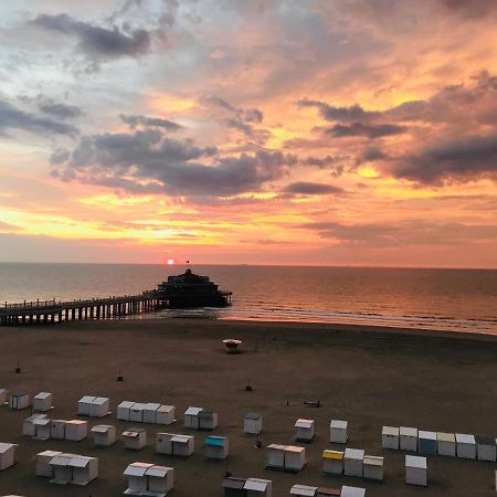 Ruim Appartement met Zeezicht Blankenberge Buitenkant foto