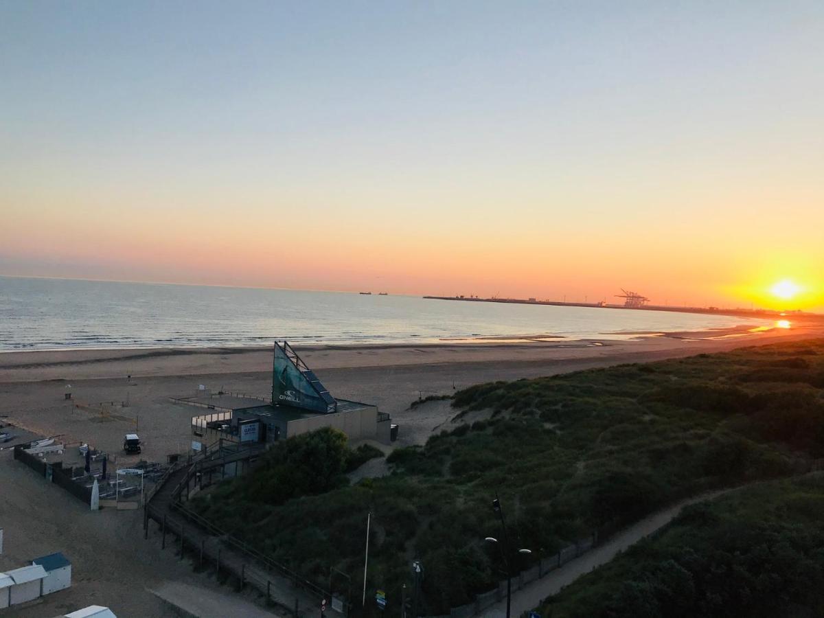 Ruim Appartement met Zeezicht Blankenberge Buitenkant foto